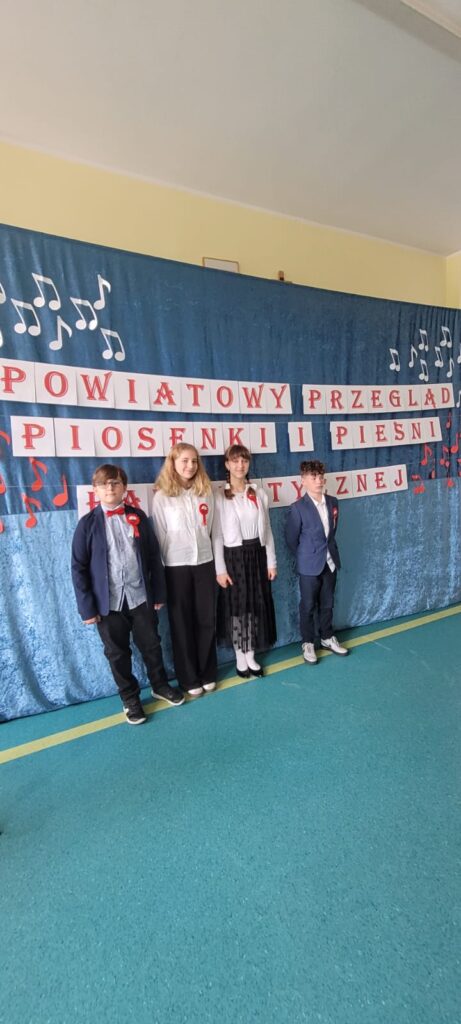 Zdjęcia do artykułu "Wyśpiewała pierwsze miejsce".
