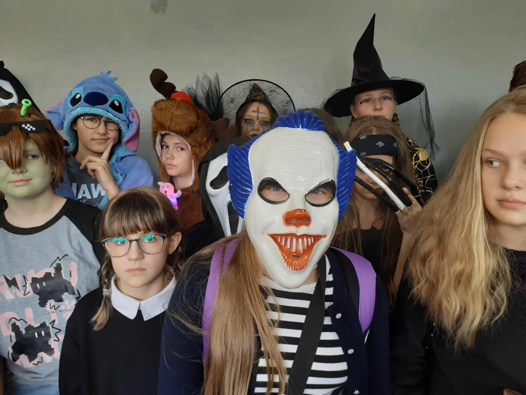Zdjęcie do artykułu "Strasznie śmieszna rewia mody, czyli Halloween w naszej szkole!"