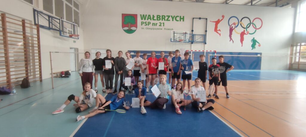 Zdjęcie do artykułu "Mistrzostwa Miasta w Badmintonie – potrójne zwycięstwo naszych uczniów!"