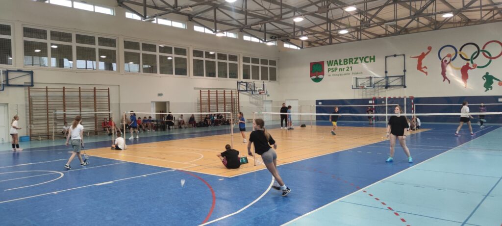 Zdjęcie do artykułu "Mistrzostwa Miasta w Badmintonie – potrójne zwycięstwo naszych uczniów!"