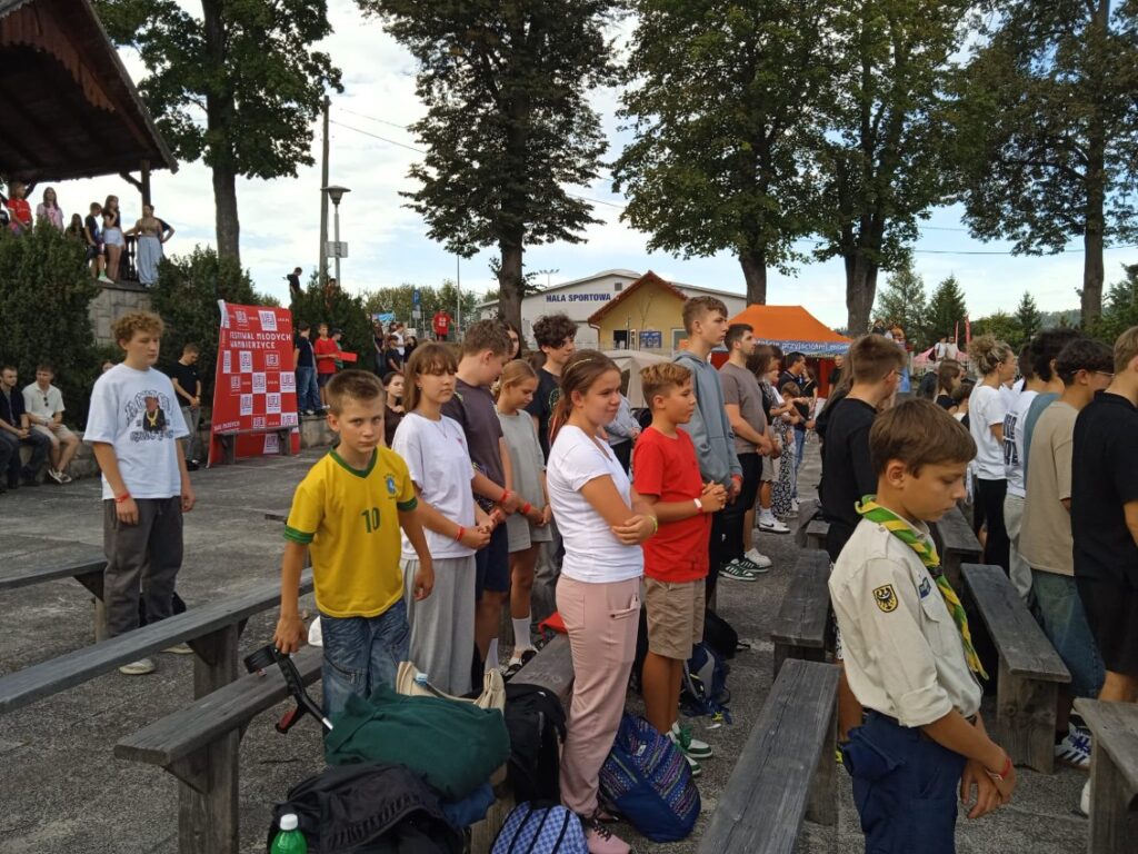 Zdjęcie do artykułu "ŚWIATŁO DLA ŻYCIA – SPOTKANIE MŁODZIEŻY W WAMBIERZYCACH"