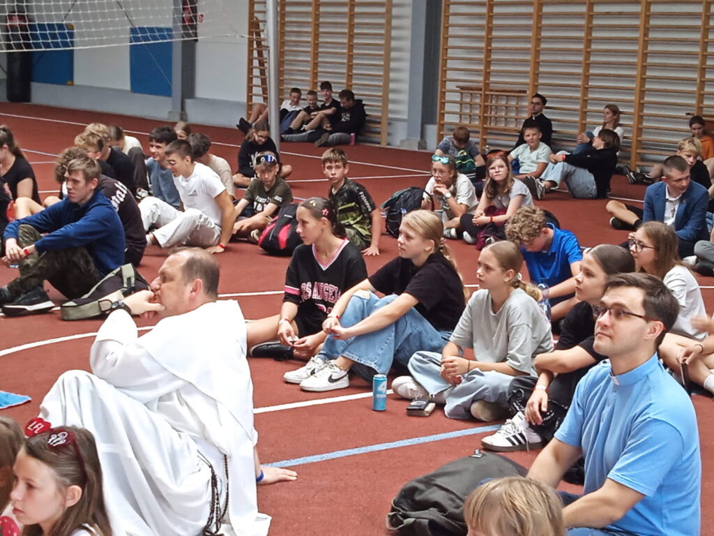 Zdjęcie do artykułu "ŚWIATŁO DLA ŻYCIA – SPOTKANIE MŁODZIEŻY W WAMBIERZYCACH"