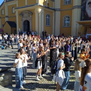 Zdjęcie do artykułu "ŚWIATŁO DLA ŻYCIA – SPOTKANIE MŁODZIEŻY W WAMBIERZYCACH"