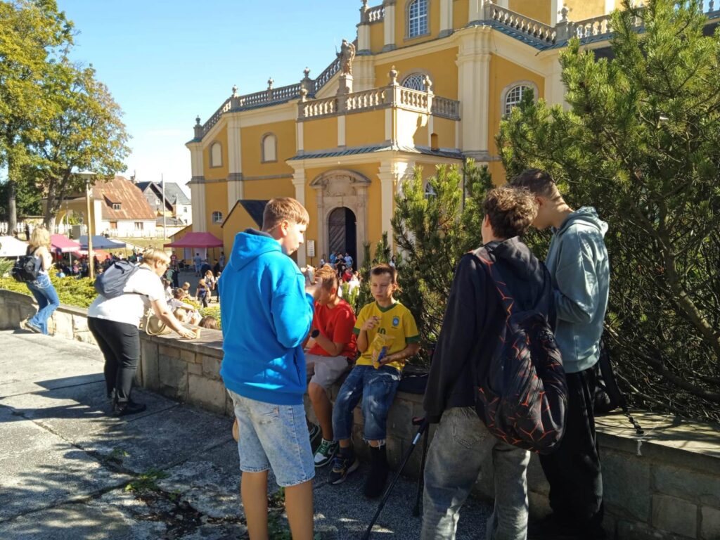 Zdjęcie do artykułu "ŚWIATŁO DLA ŻYCIA – SPOTKANIE MŁODZIEŻY W WAMBIERZYCACH"
