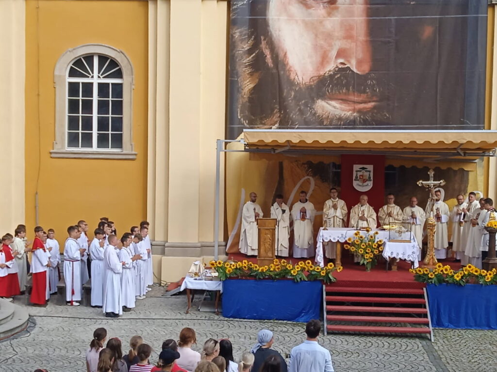Zdjęcie do artykułu "ŚWIATŁO DLA ŻYCIA – SPOTKANIE MŁODZIEŻY W WAMBIERZYCACH"