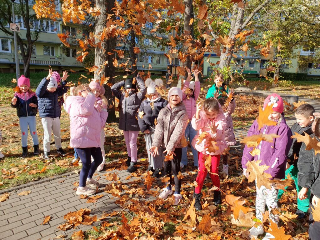 Zdjęcie do artykułu "Ogólnopolska kampania PRZYTUL SIĘ DO DRZEWA"