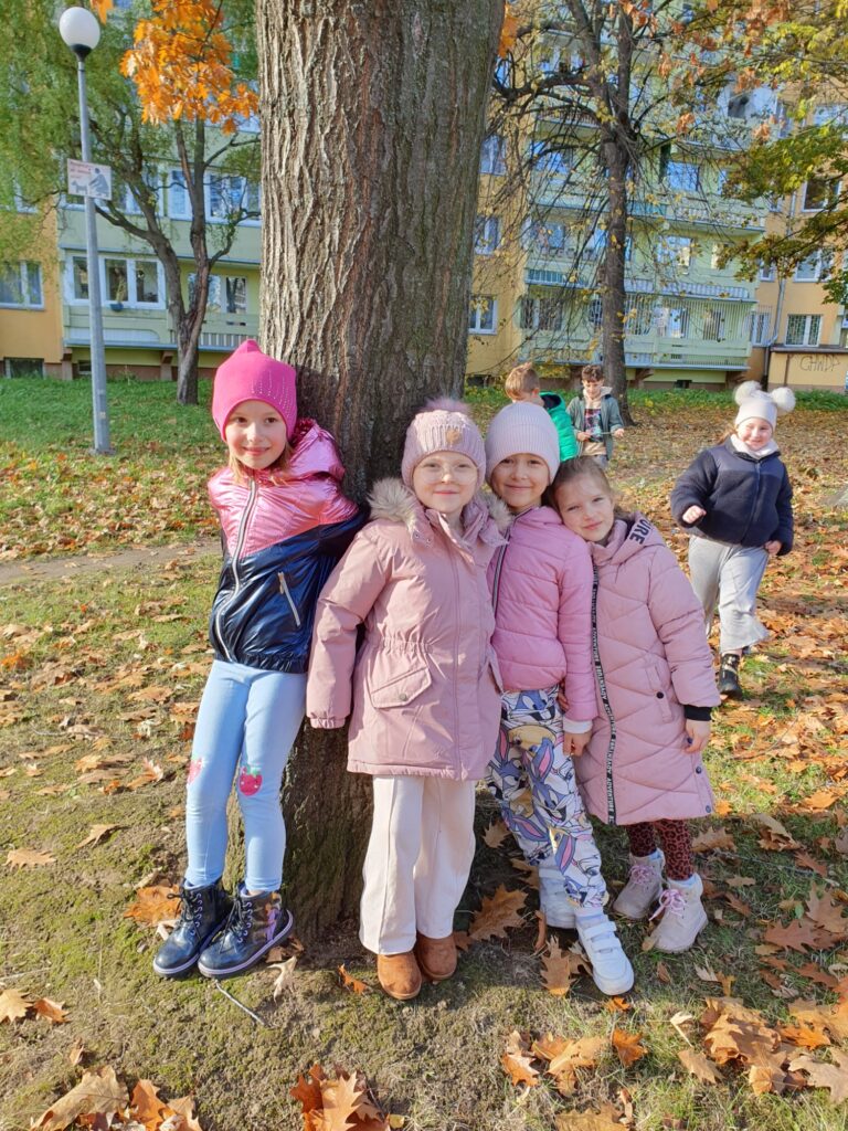 Zdjęcie do artykułu "Ogólnopolska kampania PRZYTUL SIĘ DO DRZEWA"