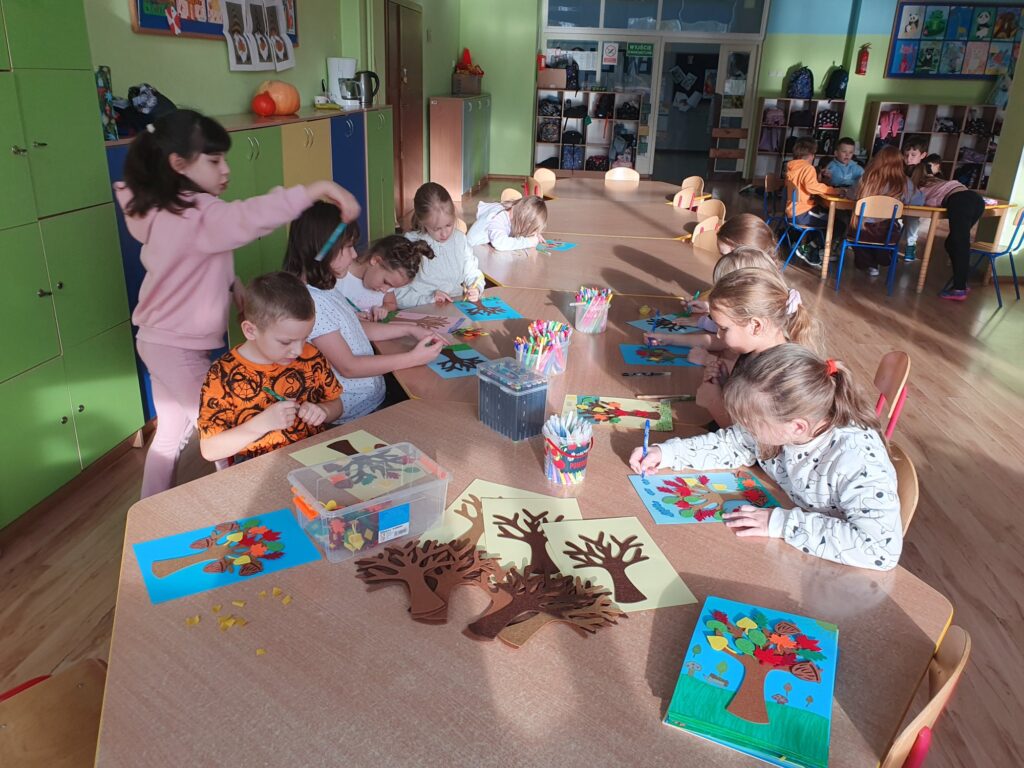 Zdjęcie do artykułu "Warsztaty artystyczne JESIENNE DRZEWO"