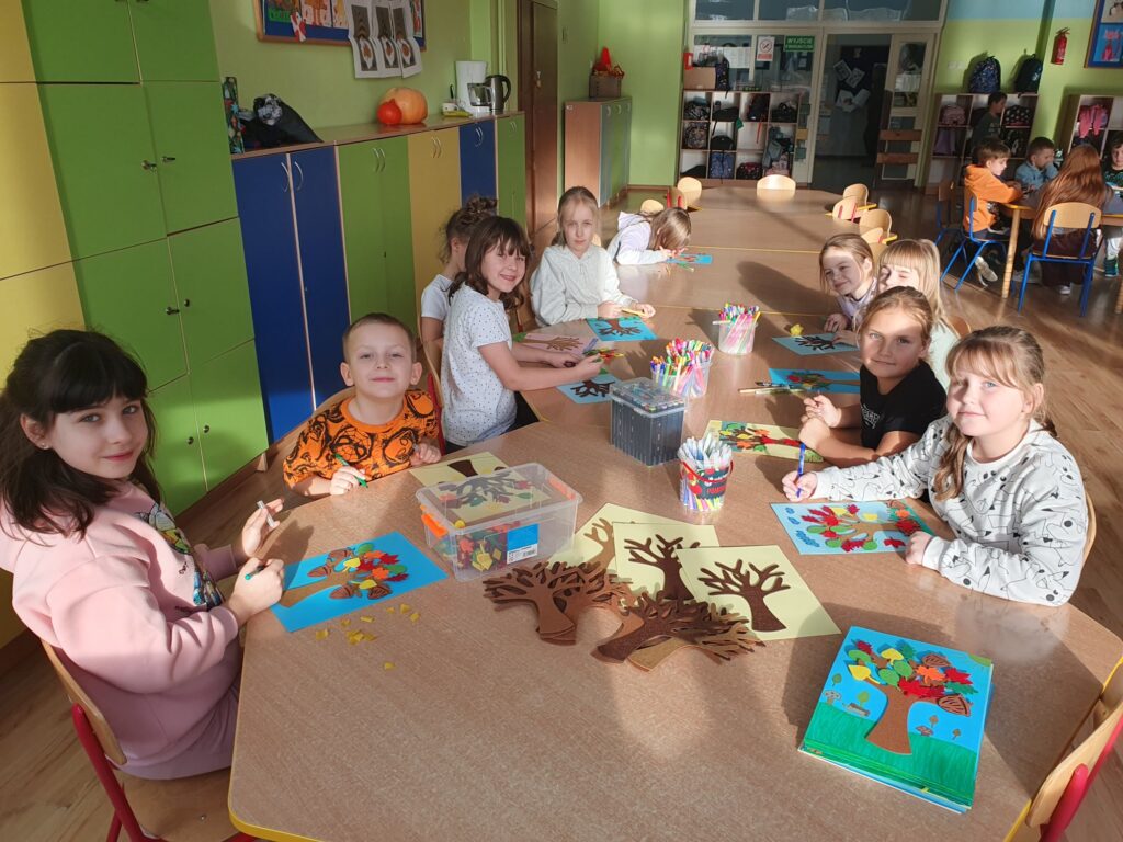 Zdjęcie do artykułu "Warsztaty artystyczne JESIENNE DRZEWO"