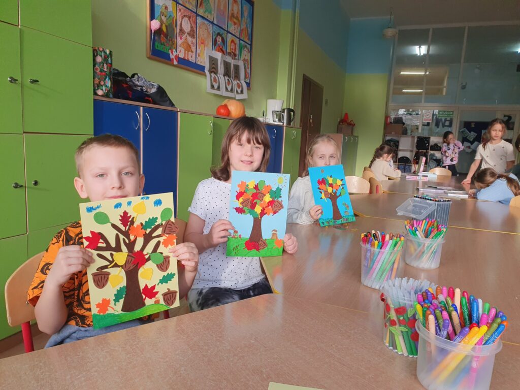 Zdjęcie do artykułu "Warsztaty artystyczne JESIENNE DRZEWO"