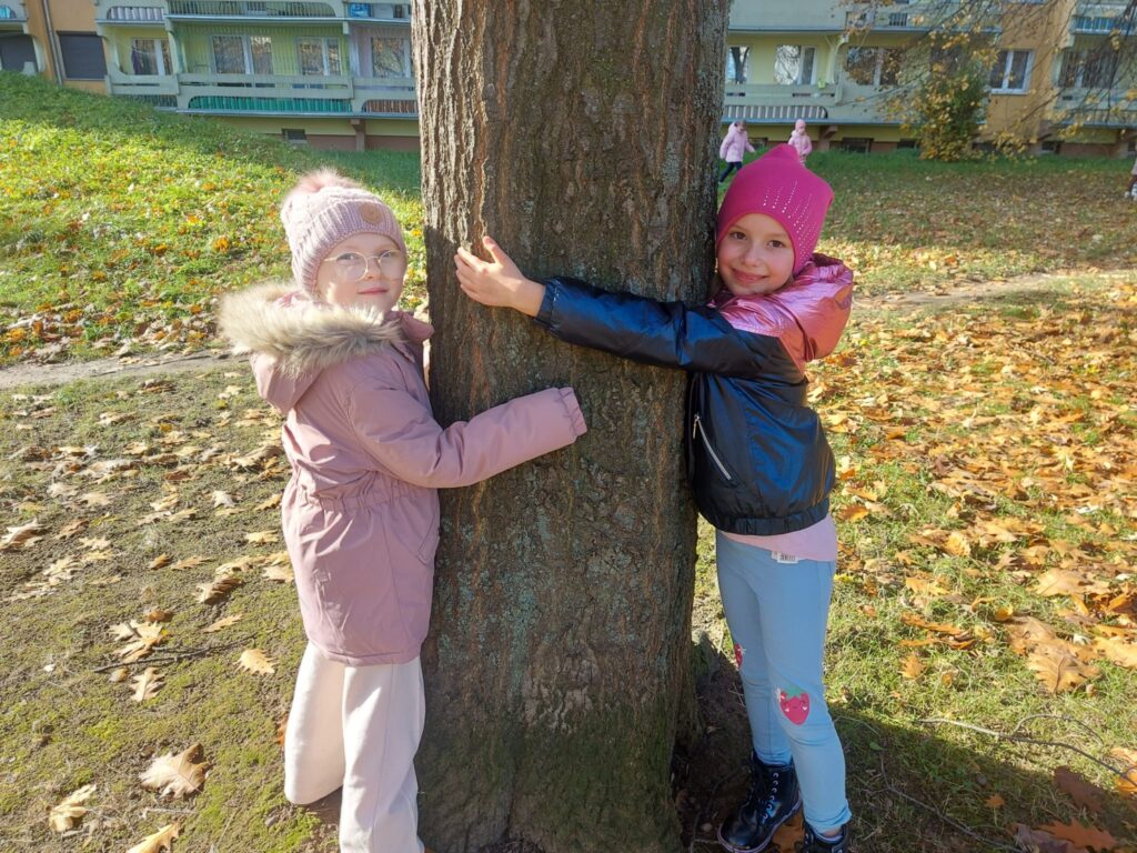 Zdjęcie do artykułu "Ogólnopolska kampania PRZYTUL SIĘ DO DRZEWA"