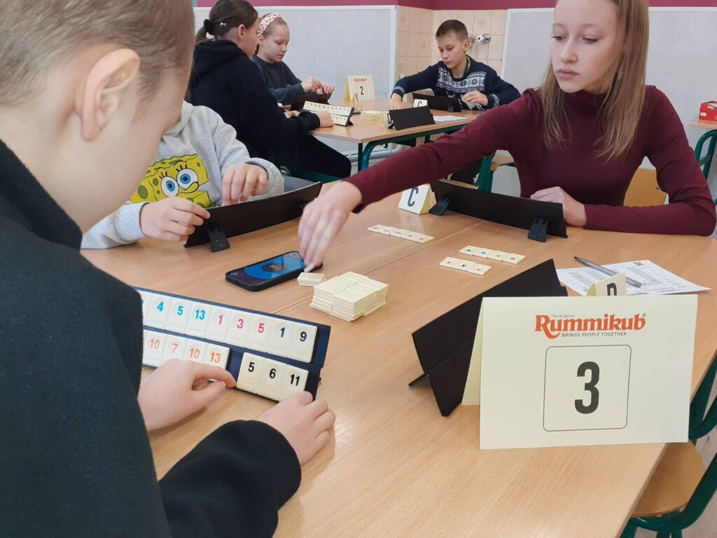 Zdjęcie do artykułu "Szkolna Liga Rummikub..."