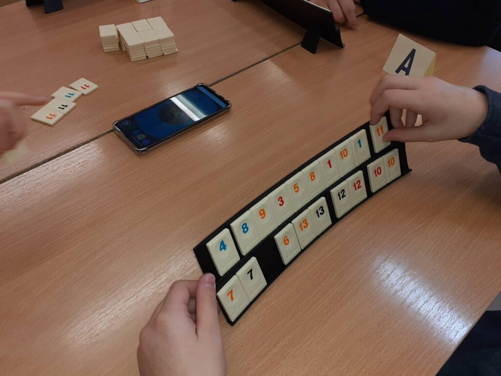 Zdjęcie do artykułu "Szkolna Liga Rummikub..."