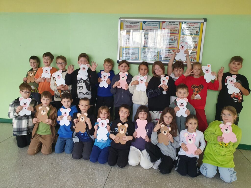 Zdjęcie do artykułu "Warsztaty artystyczne PLUSZOWY MIŚ"