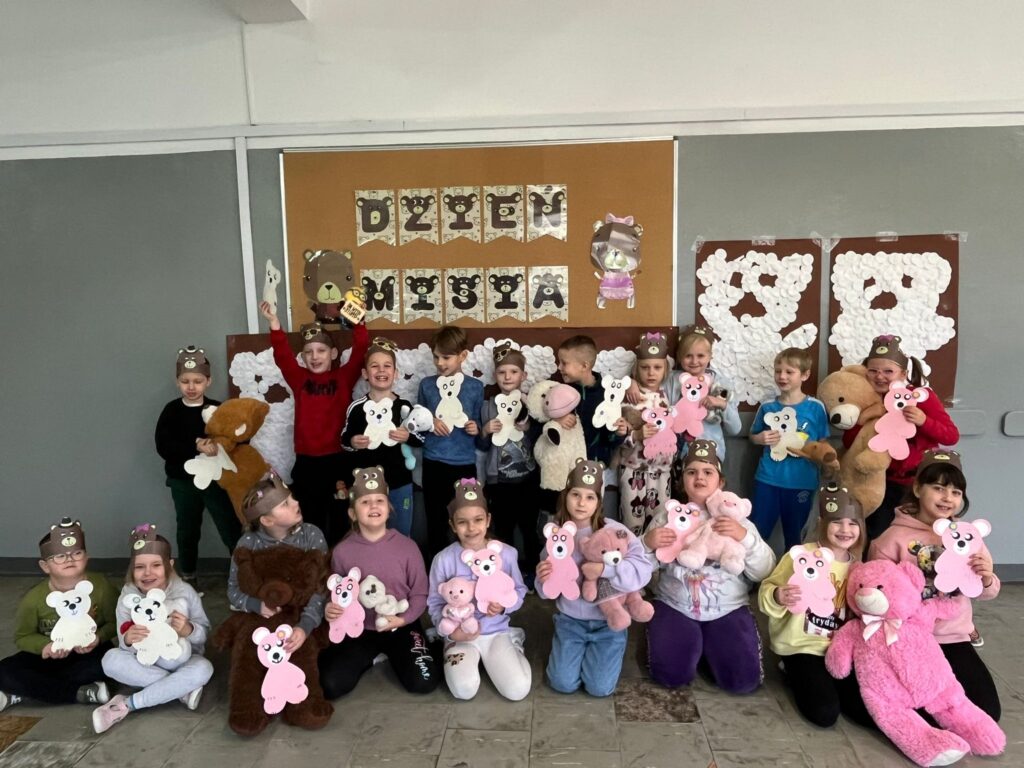 Zdjęcie do artykułu "Warsztaty artystyczne PLUSZOWY MIŚ"