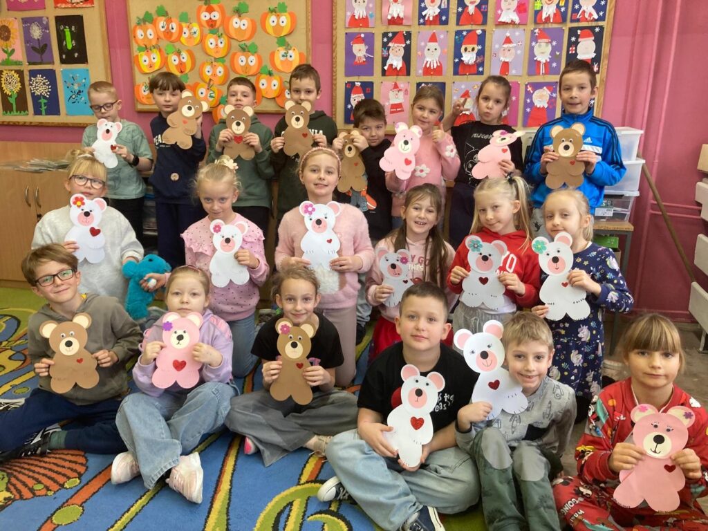 Zdjęcie do artykułu "Warsztaty artystyczne PLUSZOWY MIŚ"