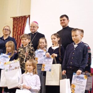 Zdjęcie do artykuły "Diecezjalny Konkurs Plastyczny „Helena Kmieć Misjonarka Miłości”."