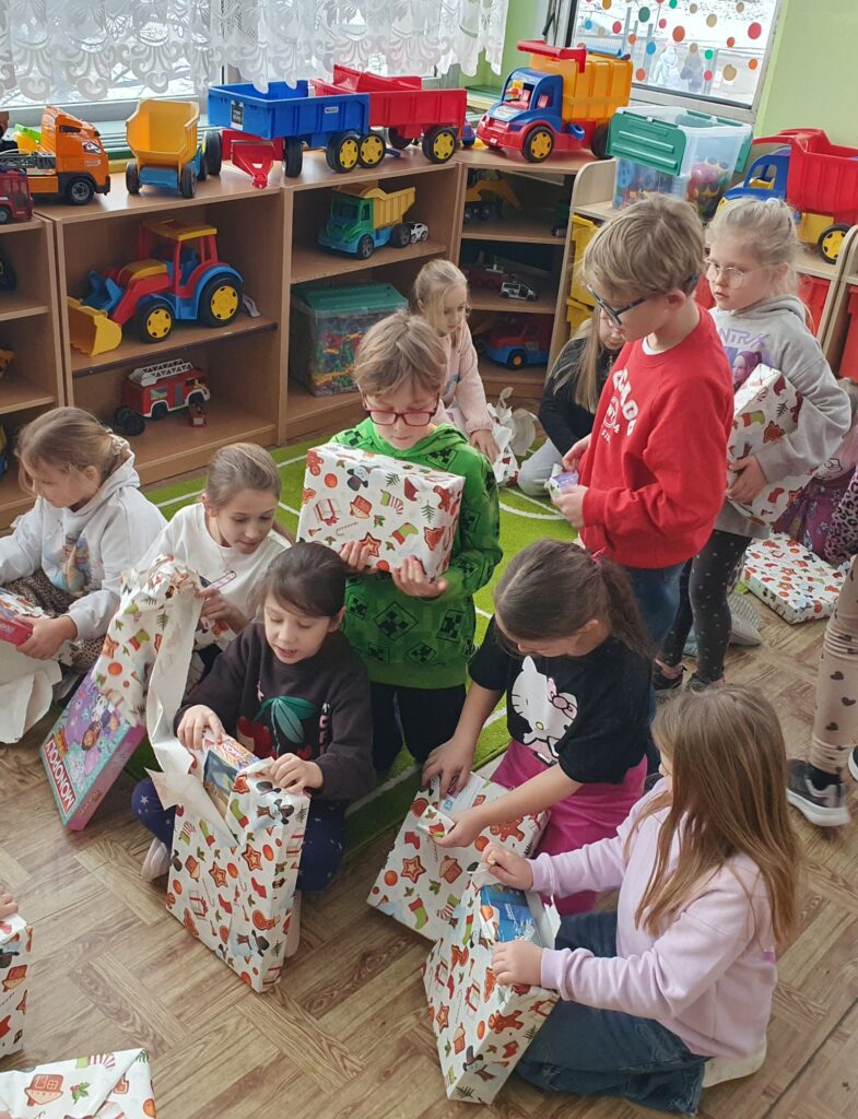 Zdjęcie do artykułu "GWIAZDOR w świetlicy szkolnej"