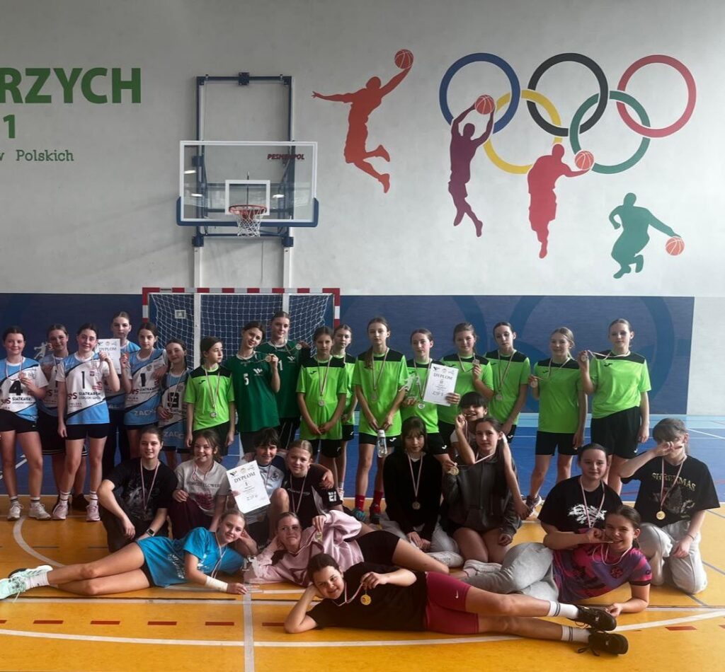 Zdjęcie do artykułu "ZSP nr 6 ZWYCIĘZCĄ MISTRZOSTW MIASTA WAŁBRZYCHA W PIŁCE RĘCZNEJ DZIEWCZĄT!"