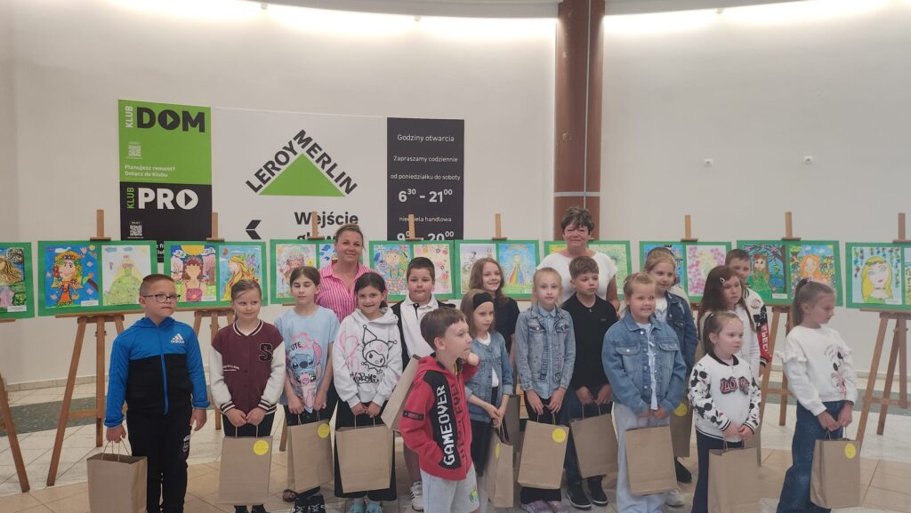 Zdjęcie do artykułu "Finał miejskiego konkursu plastycznego PORTRET PANI WIOSNY"