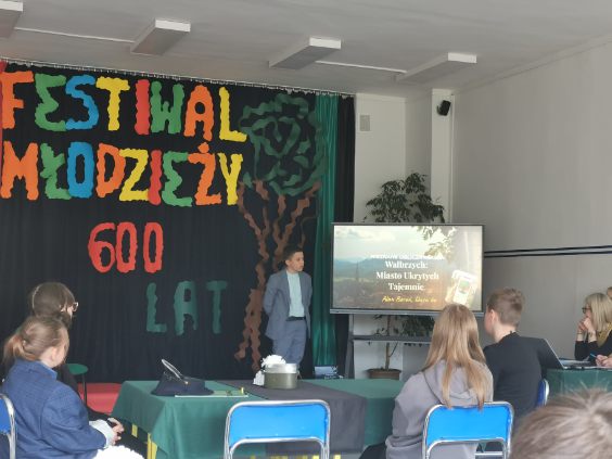 Zdjęcie do artykułu "600 lat Wałbrzycha - miasto oczami dzieci"